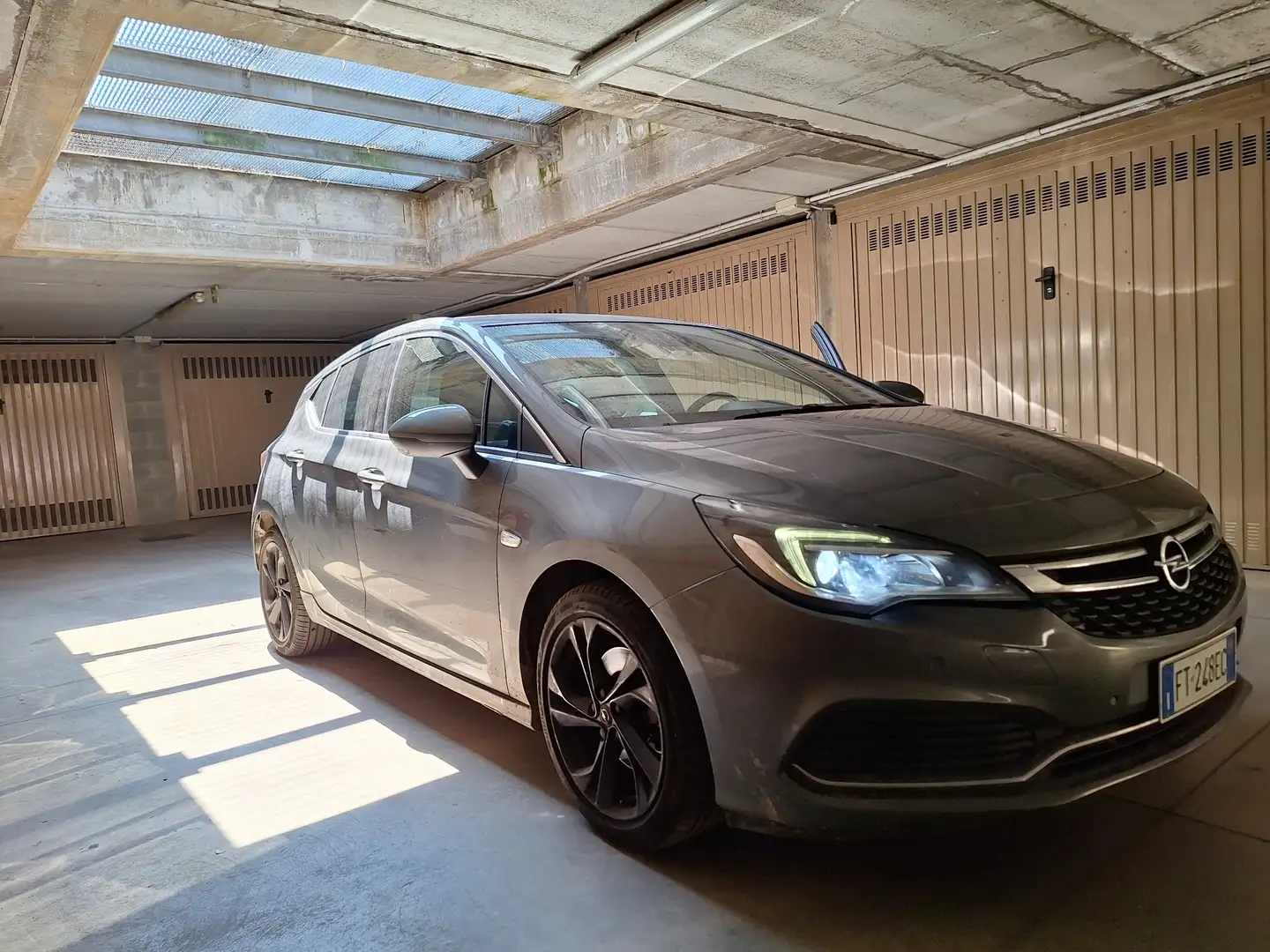Opel Astra 5p 1.6 t sht Opc Line s&s 200cv my19 - 1