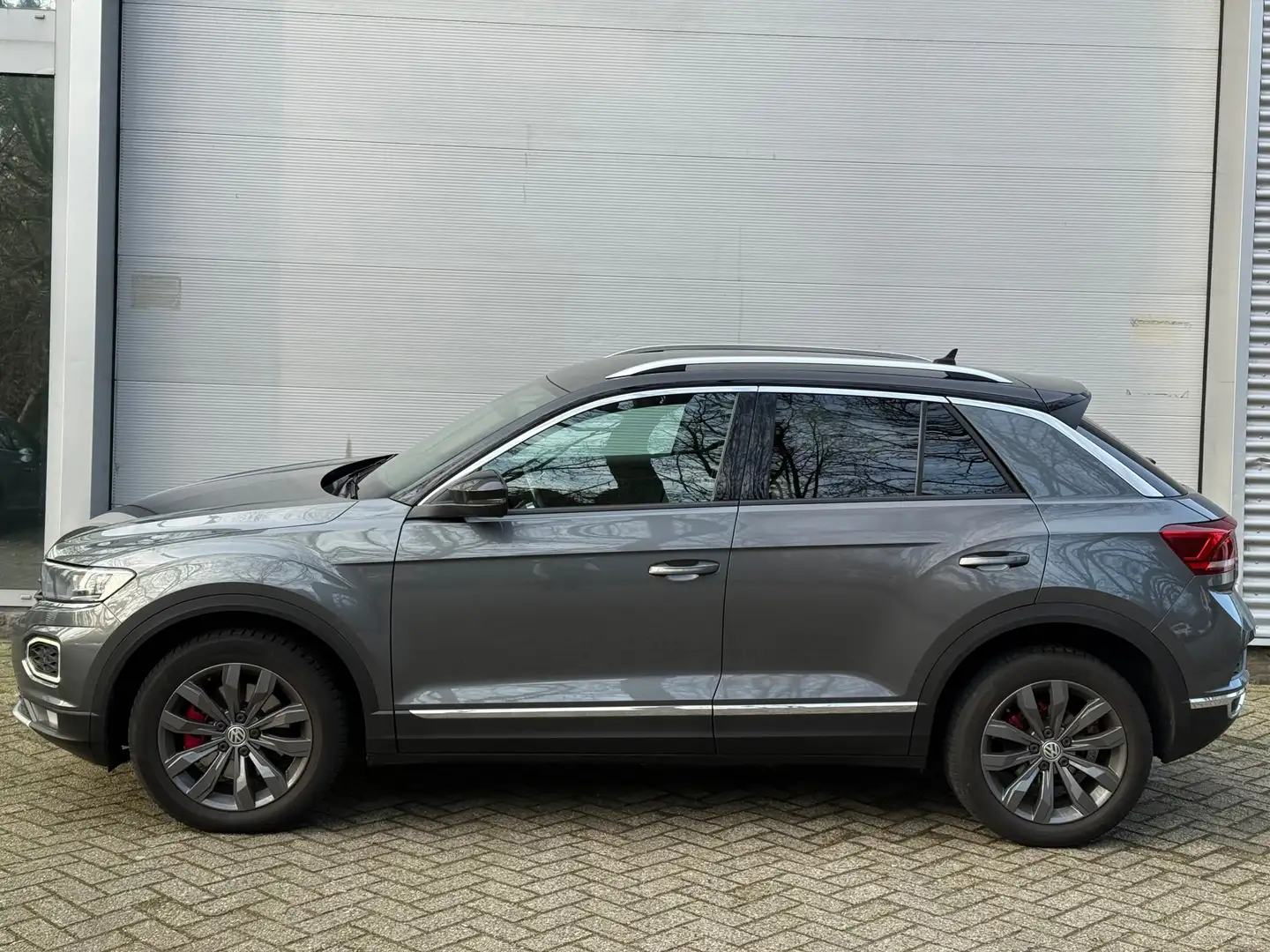 Volkswagen T-Roc 1.5 TSI Sport l Volledig Dealer Onderhouden l Virt Grau - 2