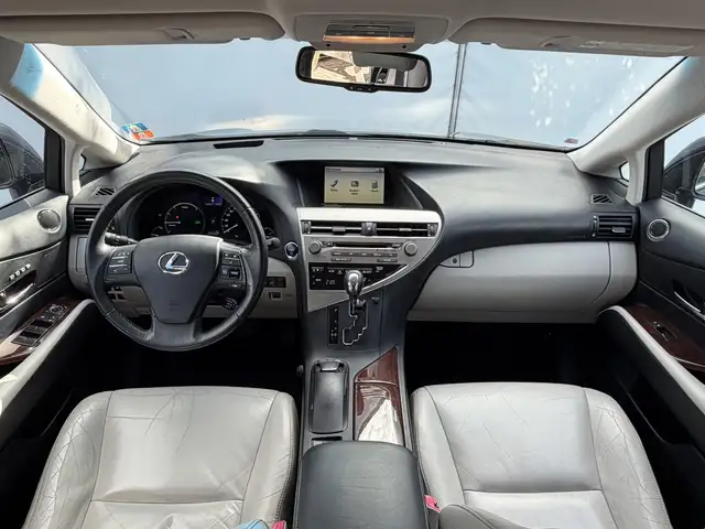 Lexus RX view 4