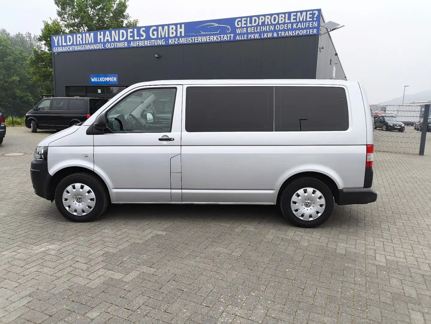 Volkswagen T5 Transporter T5 CAMPER AUSBAU,KLIMA,NAVI,SOUNDSYSTEM Plateado - 2
