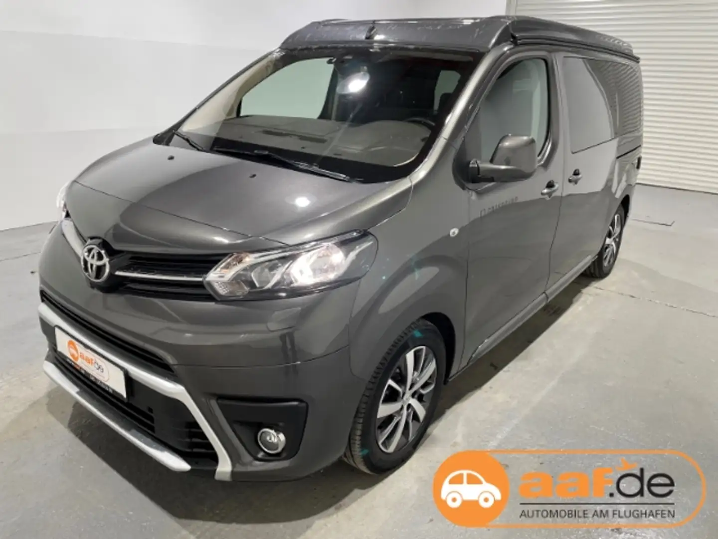 Toyota 2.0 D-4D StandHZG Keyless SHZ ACC Temp PDCv+h Rück Gri - 1