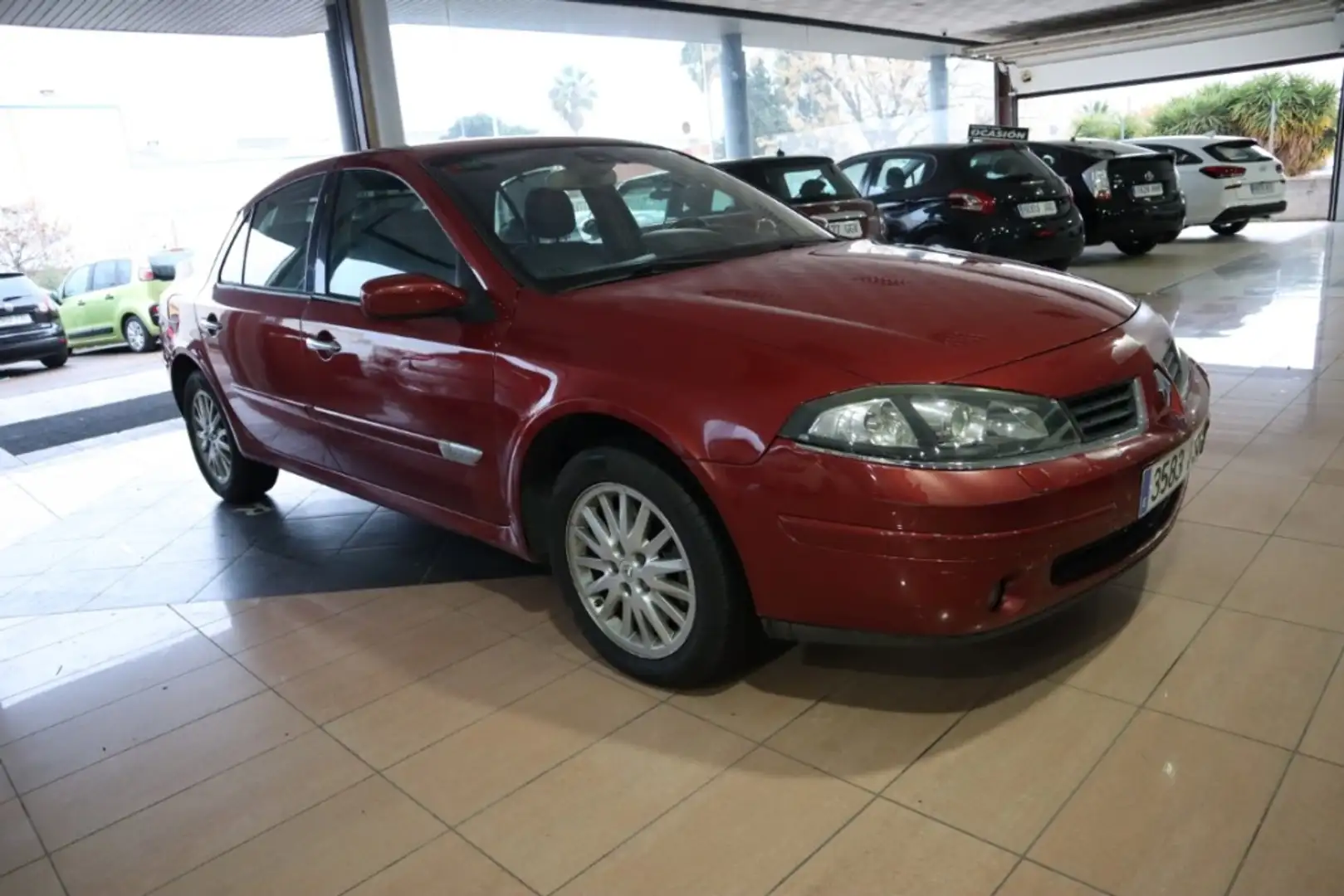Renault Laguna G.T. 2.2DCI Initiale Aut. Rojo - 1