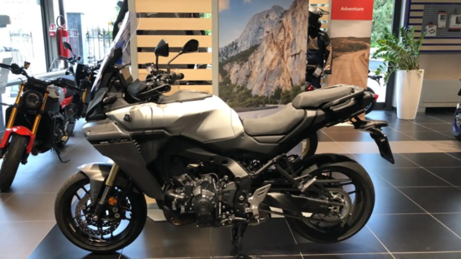 Yamaha Tracer 9 GT Turismo Grau - 2