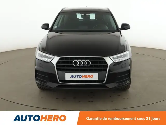 Audi Q3 view 9