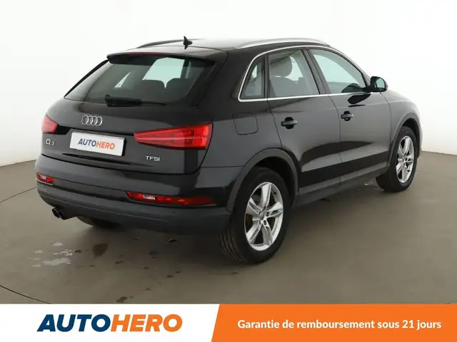 Audi Q3 view 6