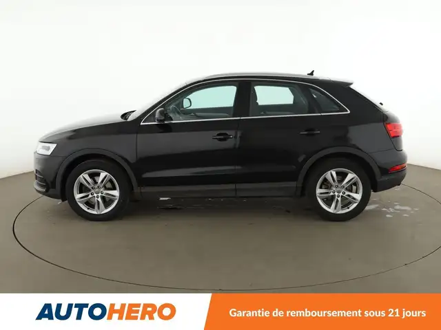 Audi Q3 view 3