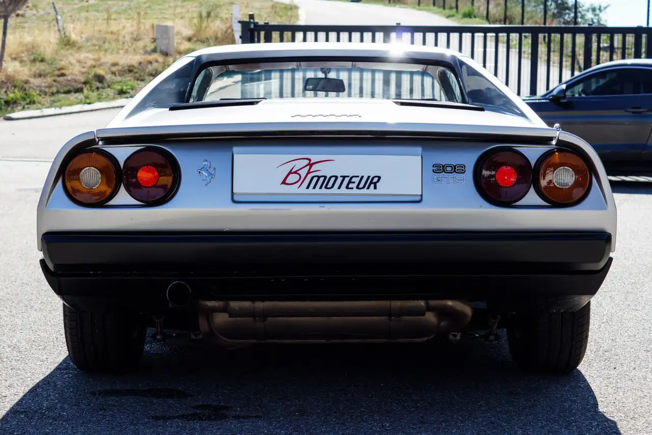 Ferrari 308 3.0L V8 255 CH BVM / Française / Caisse acier / Carter Sec, foto 8