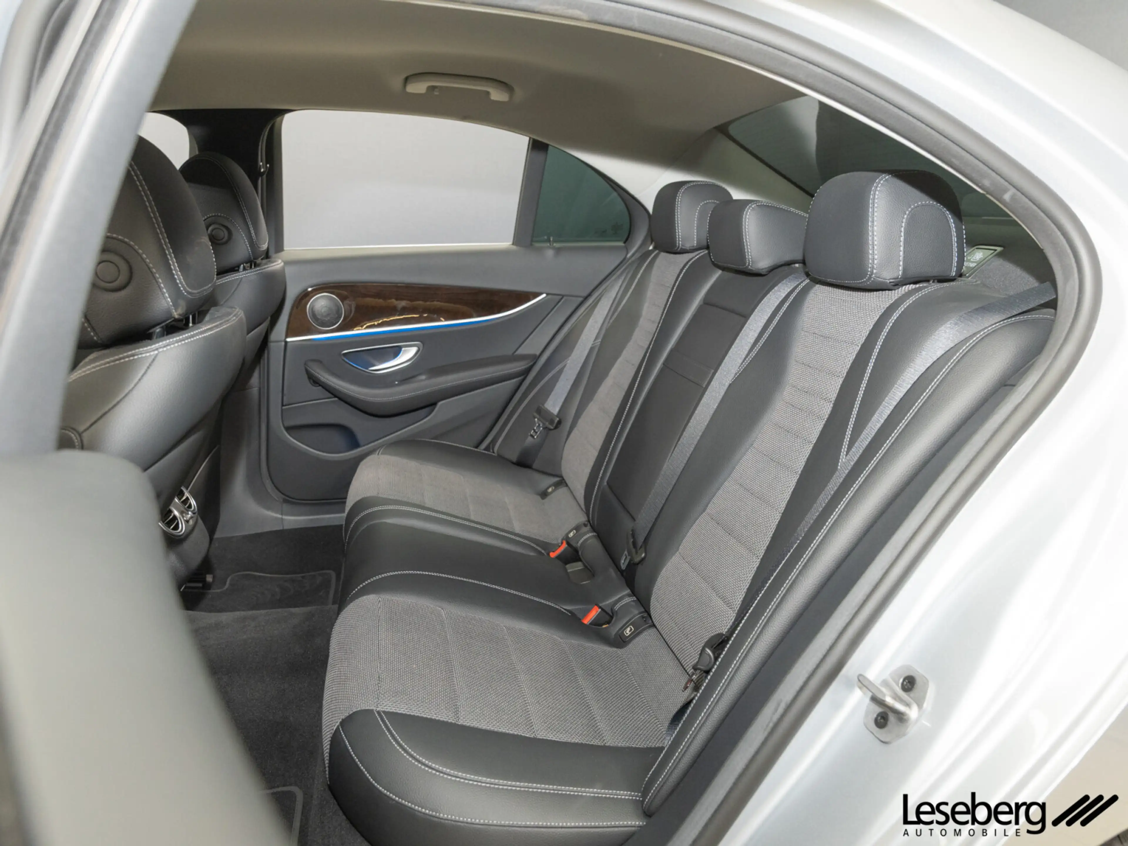 Mercedes-Benz E 200 E 200 LED/Distronic/Kamera/Navi/9G/Ambiente/Shz — photo 12