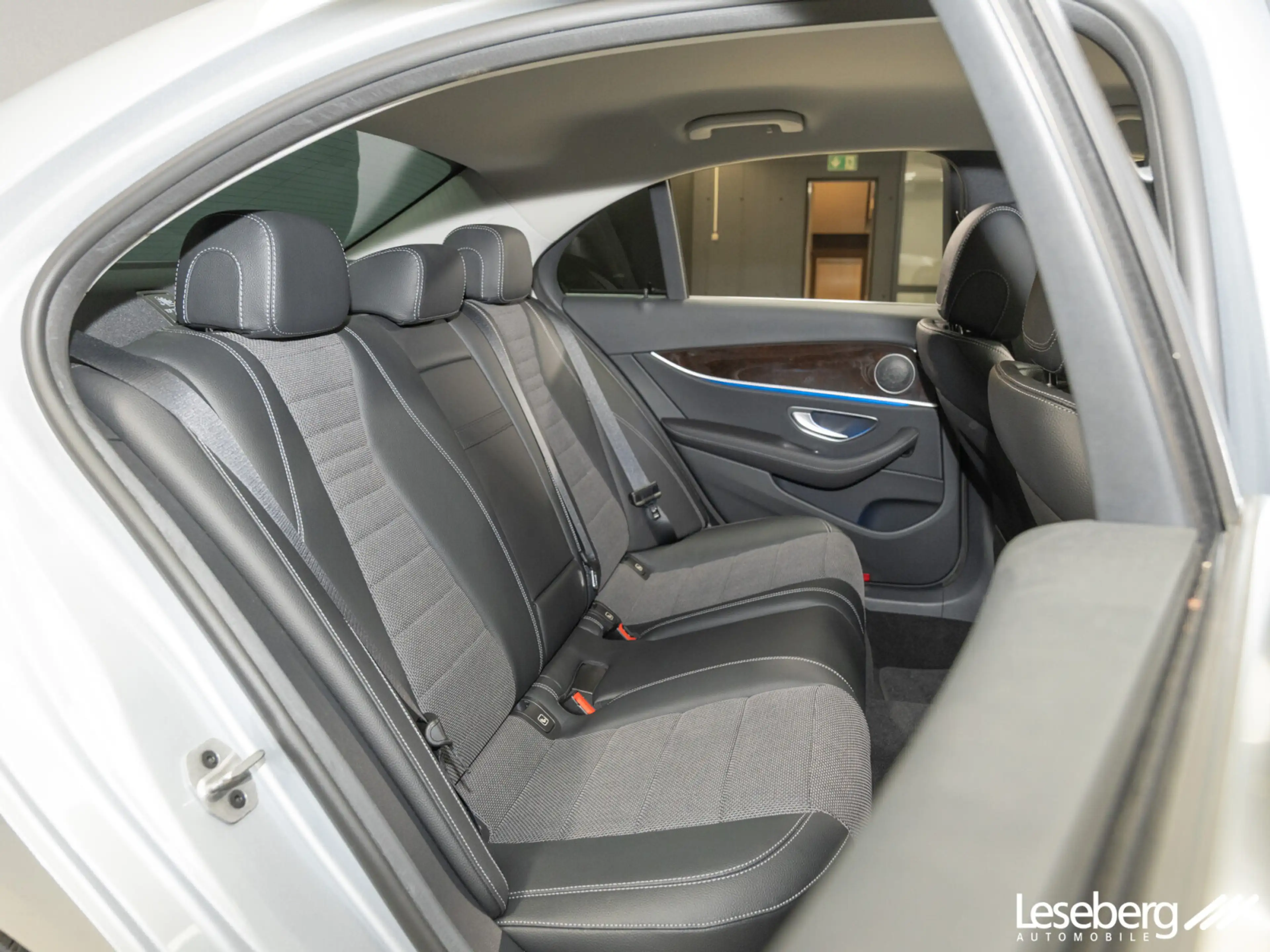 Mercedes-Benz E 200 E 200 LED/Distronic/Kamera/Navi/9G/Ambiente/Shz — photo 13