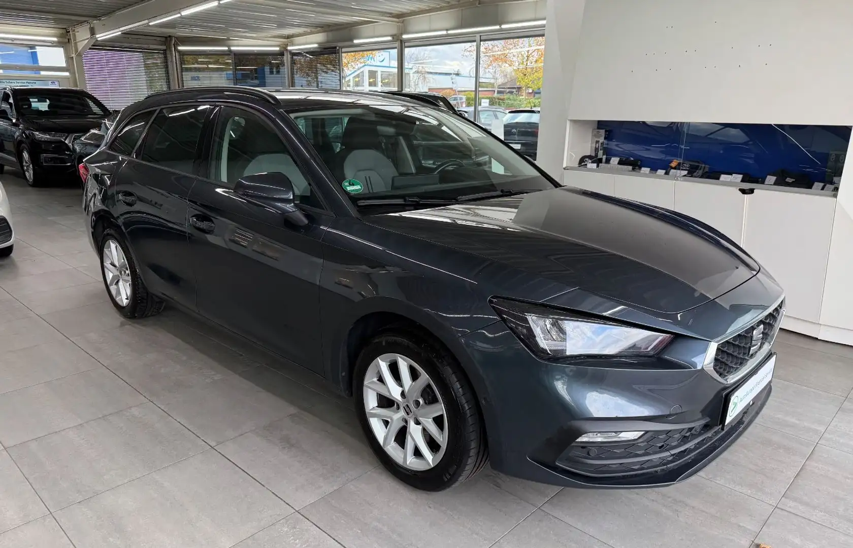 SEAT Leon *Sportstourer*Style*Navi*Kamera*AHK*LED* Grau - 1