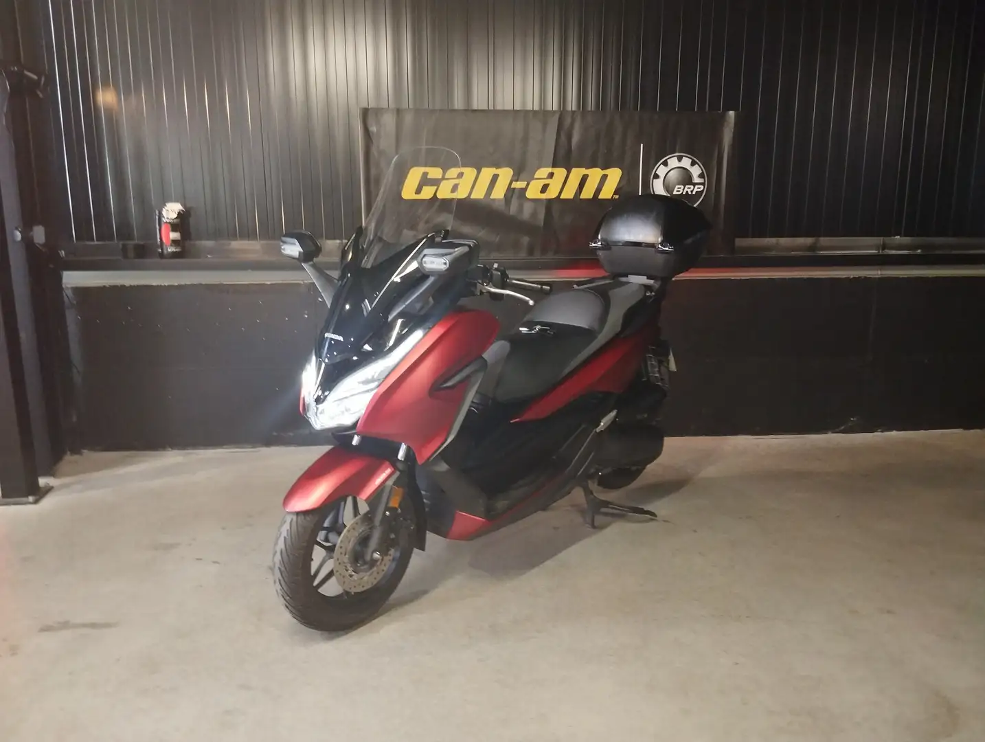 Honda Forza 125 Rouge - 1