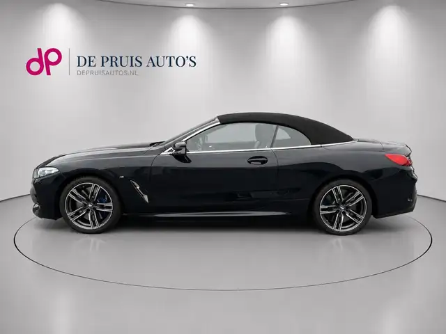 BMW 8 Series view 10