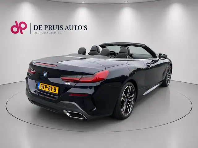 BMW 8 Series view 3
