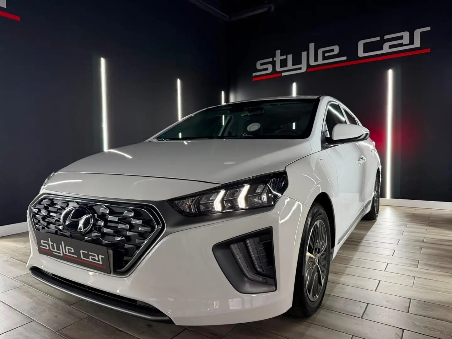 Hyundai IONIQ PHEV 1.6 GDI Klass Blanco - 1