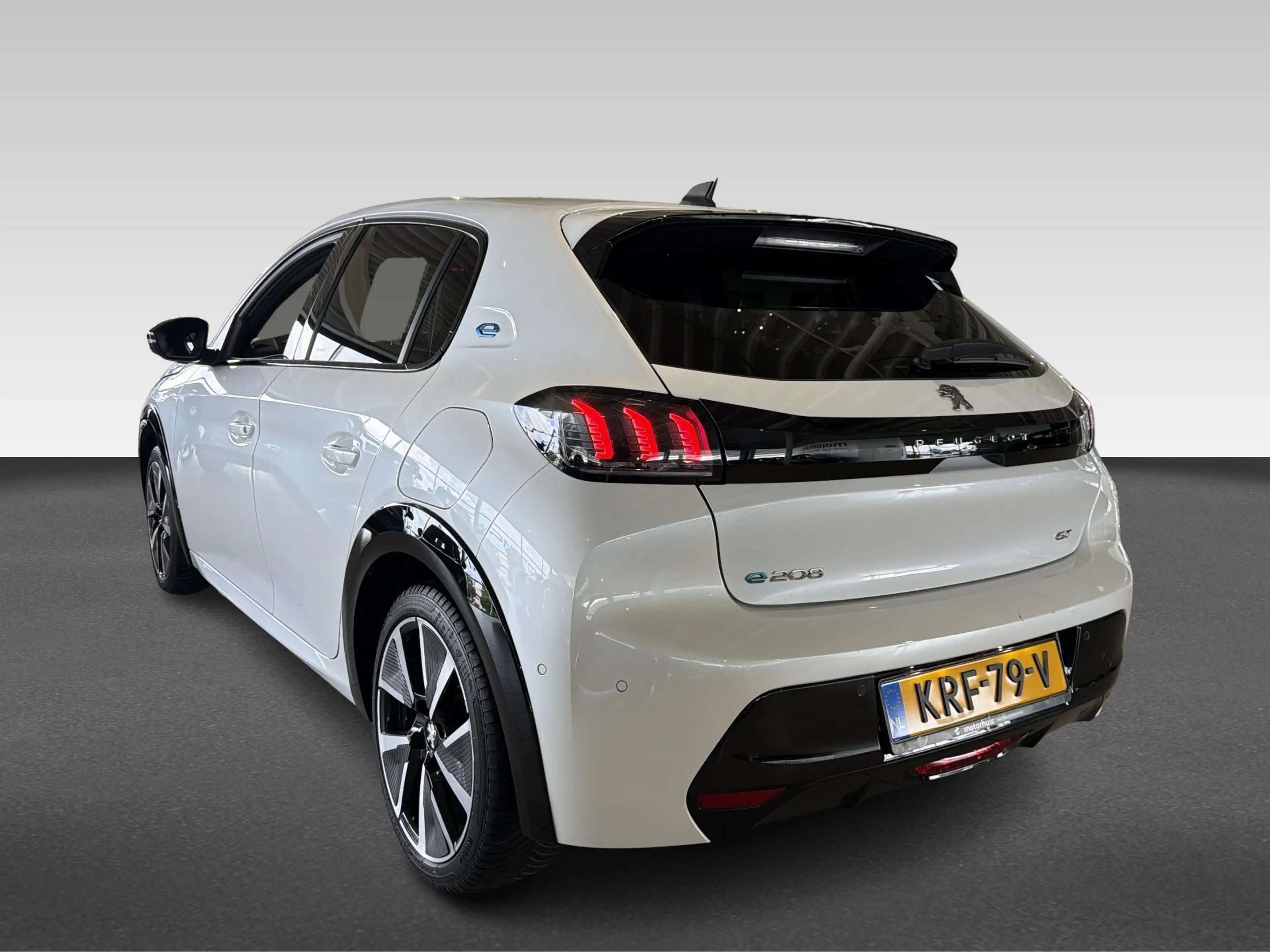 Peugeot e-208 EV GT 350 50 kWh | Achteruitrijcamera | Airco (aut — photo 3
