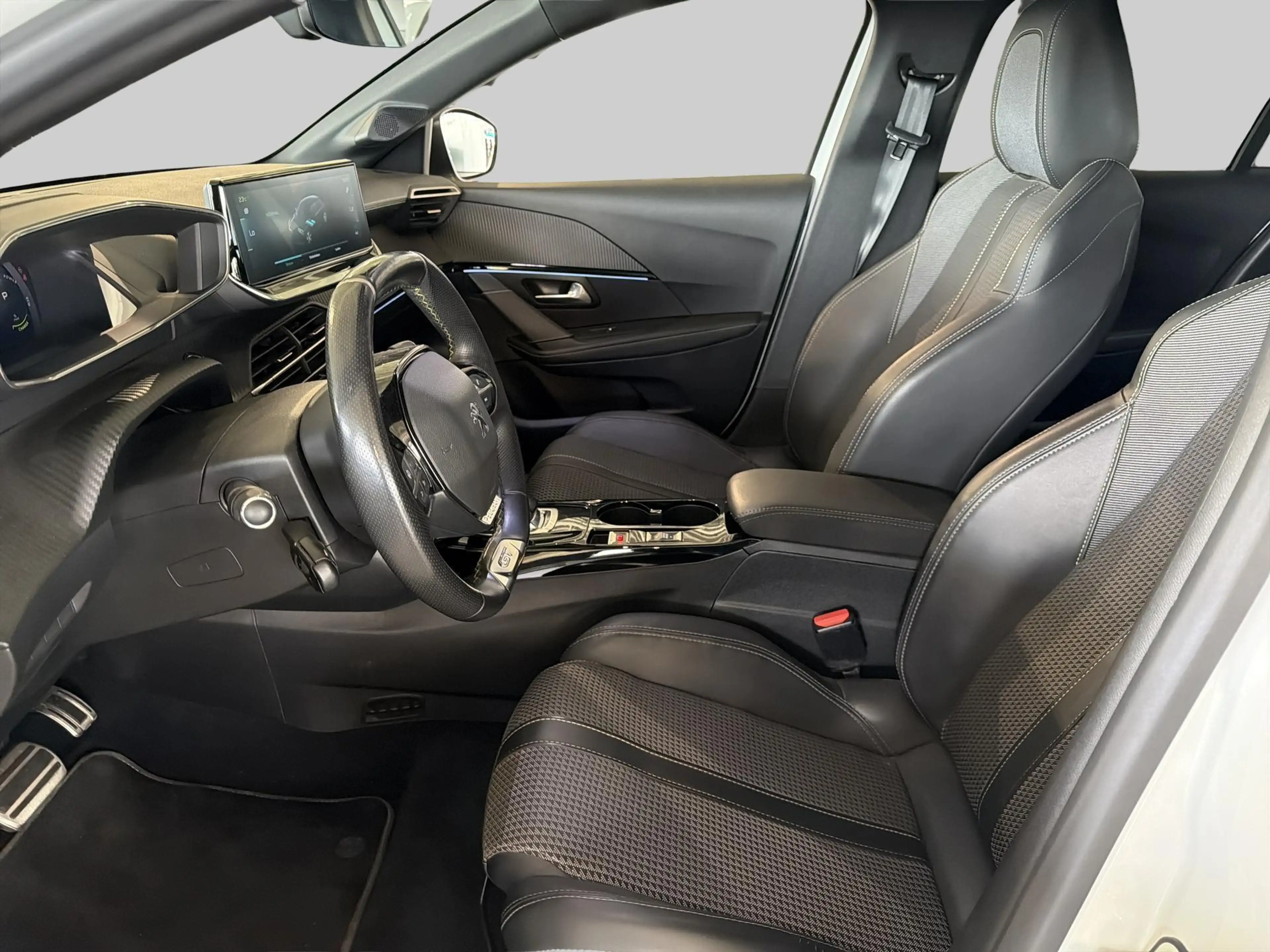 Peugeot e-208 EV GT 350 50 kWh | Achteruitrijcamera | Airco (aut — photo 12