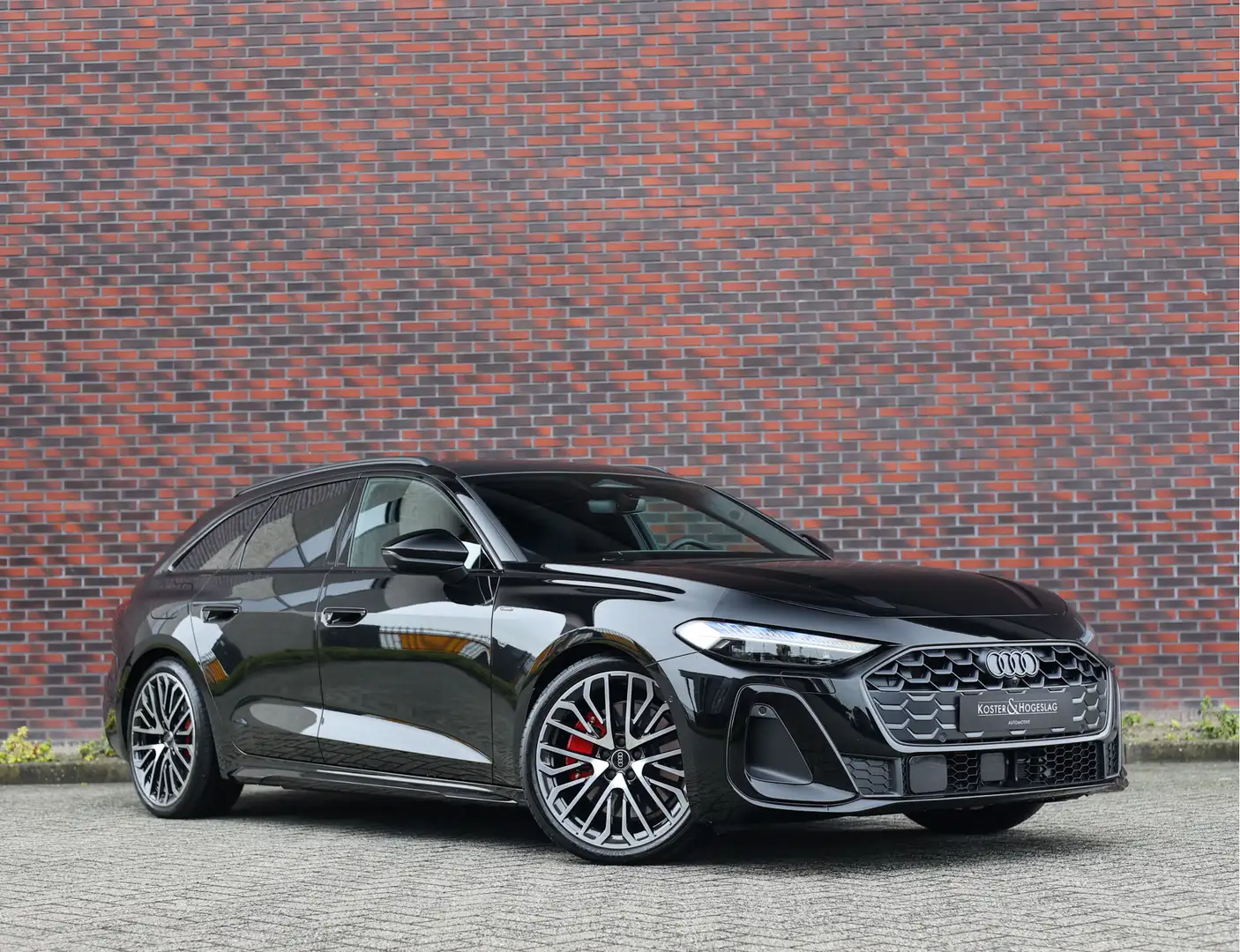 Audi A5 Avant e-hybrid Quattro S Competition Pass. display Schwarz - 1