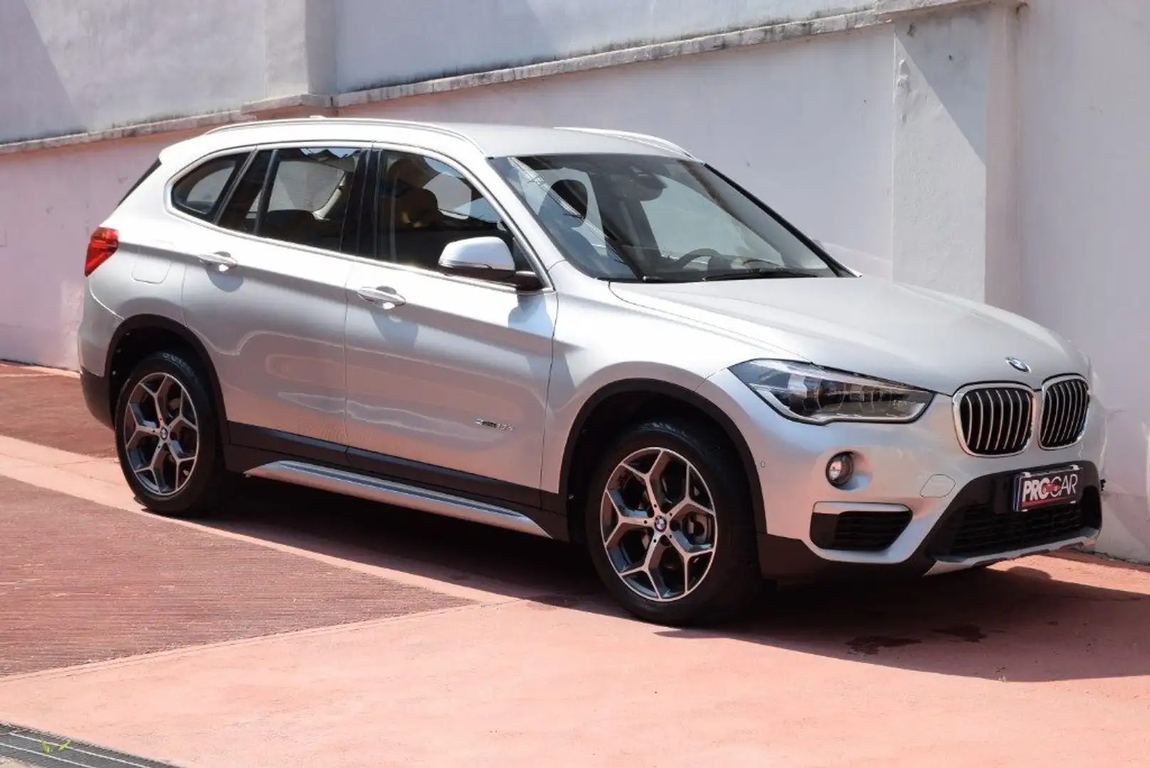 BMW X1 sDrive18d xLine (unipro, km cert) Argento - 1