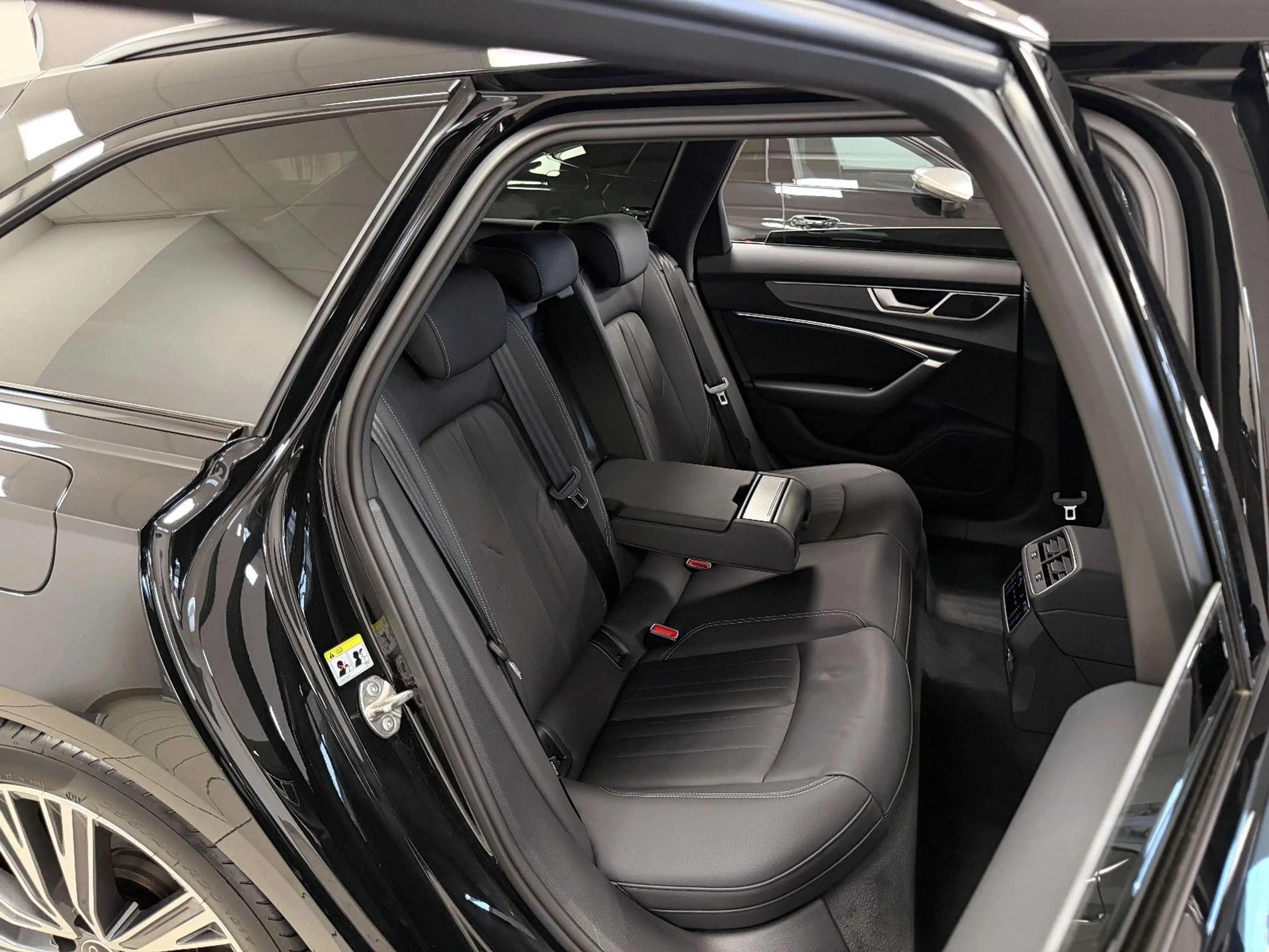 Audi A6 Avant 40 TDI *S line*ACC*HUD*360°Kam*Matrix — photo 11