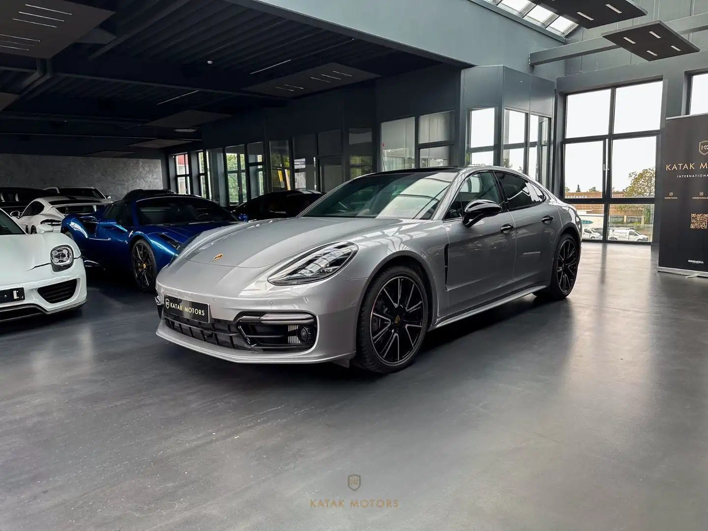 Porsche Panamera 4 E-Hybrid/PANO/HEADUP/BOSE/ Silber - 2