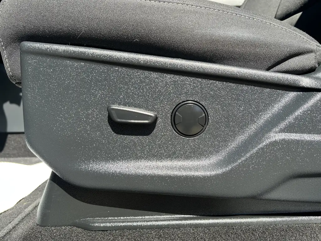 2025 Ford F-150 SuperCrew XLT SuperCrew 145 | Backup Cam | Tow/Haul Pkg | Cl — photo 8
