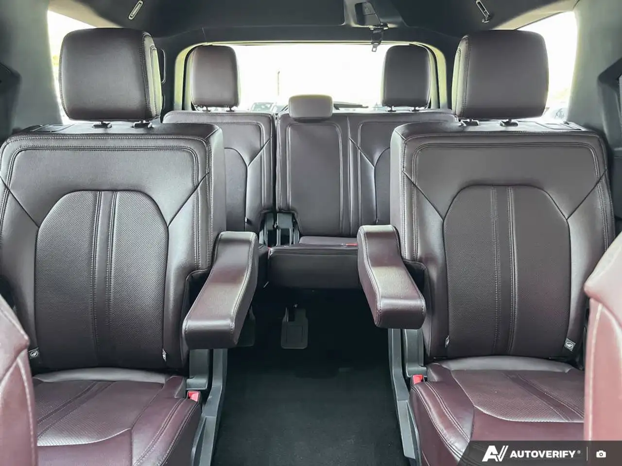 Ford Expedition снимка Ford Expedition