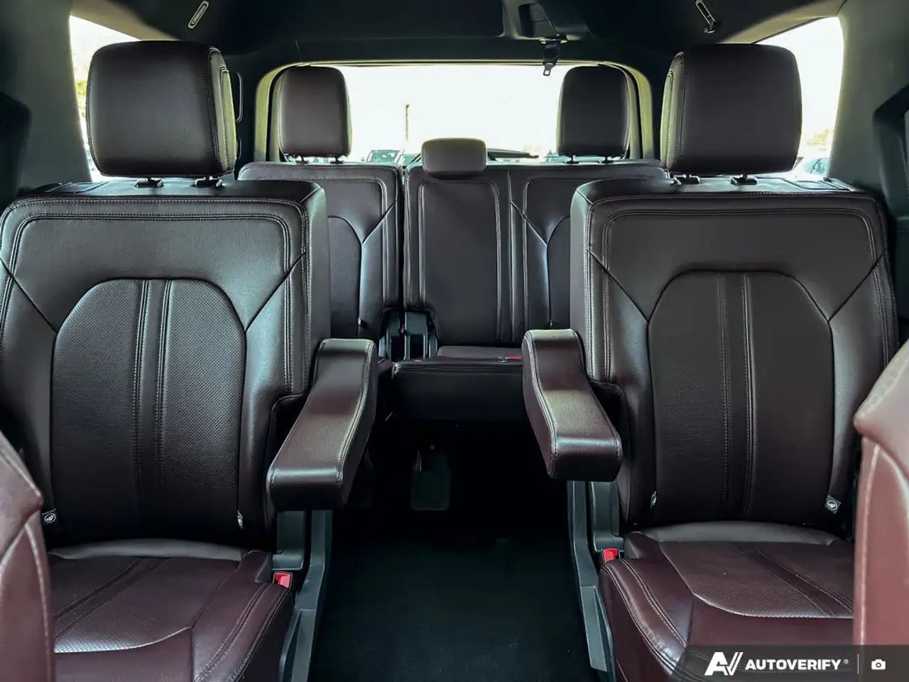 Ford Expedition снимка Ford Expedition