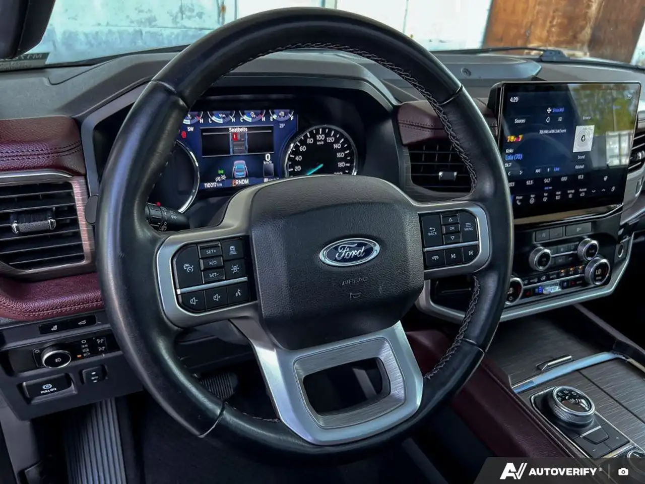 Ford Expedition снимка Ford Expedition