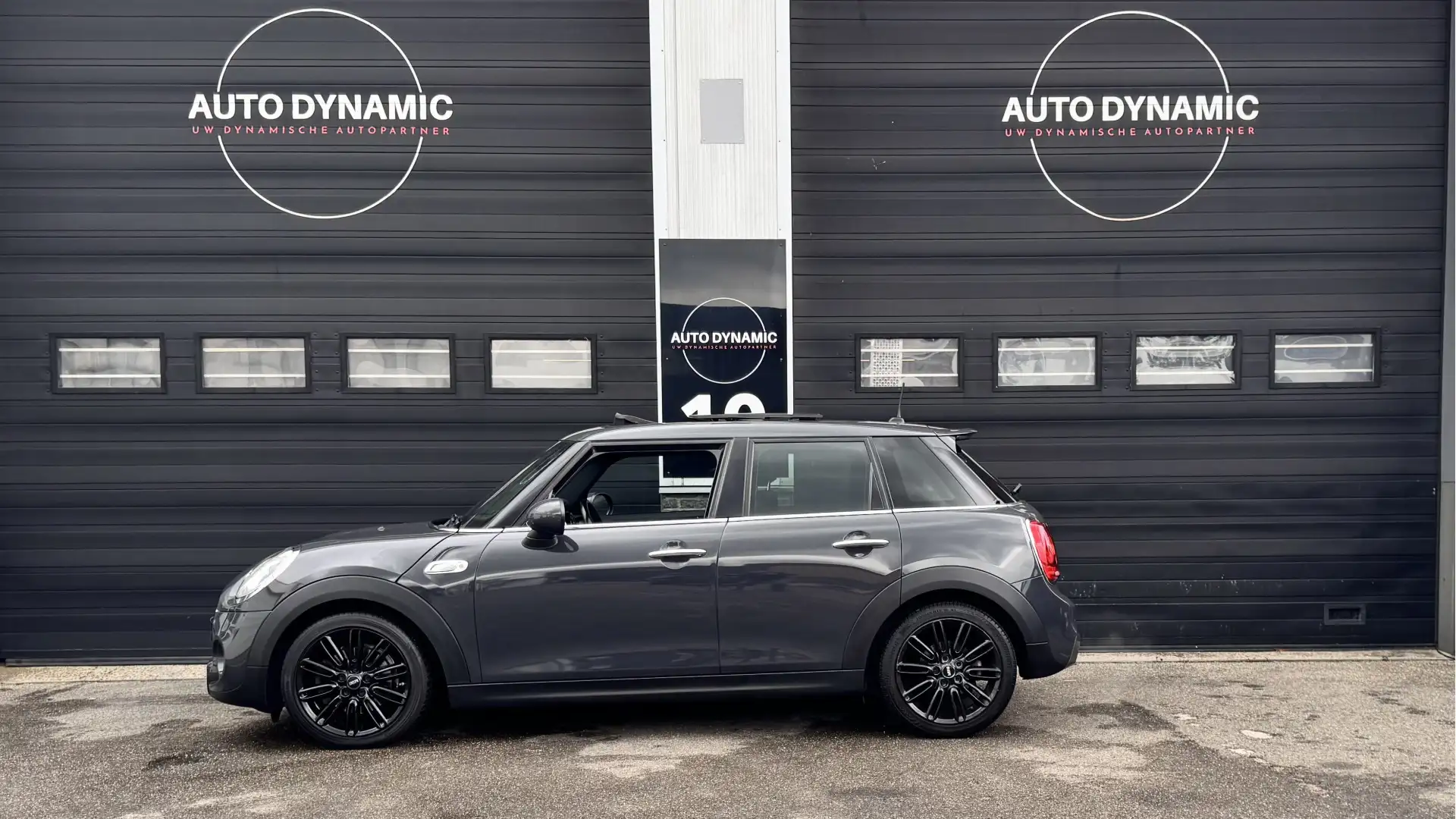 MINI John Cooper Works Mini 2.0 S Chili JCW Serious Business Aut | Pano | Grijs - 2