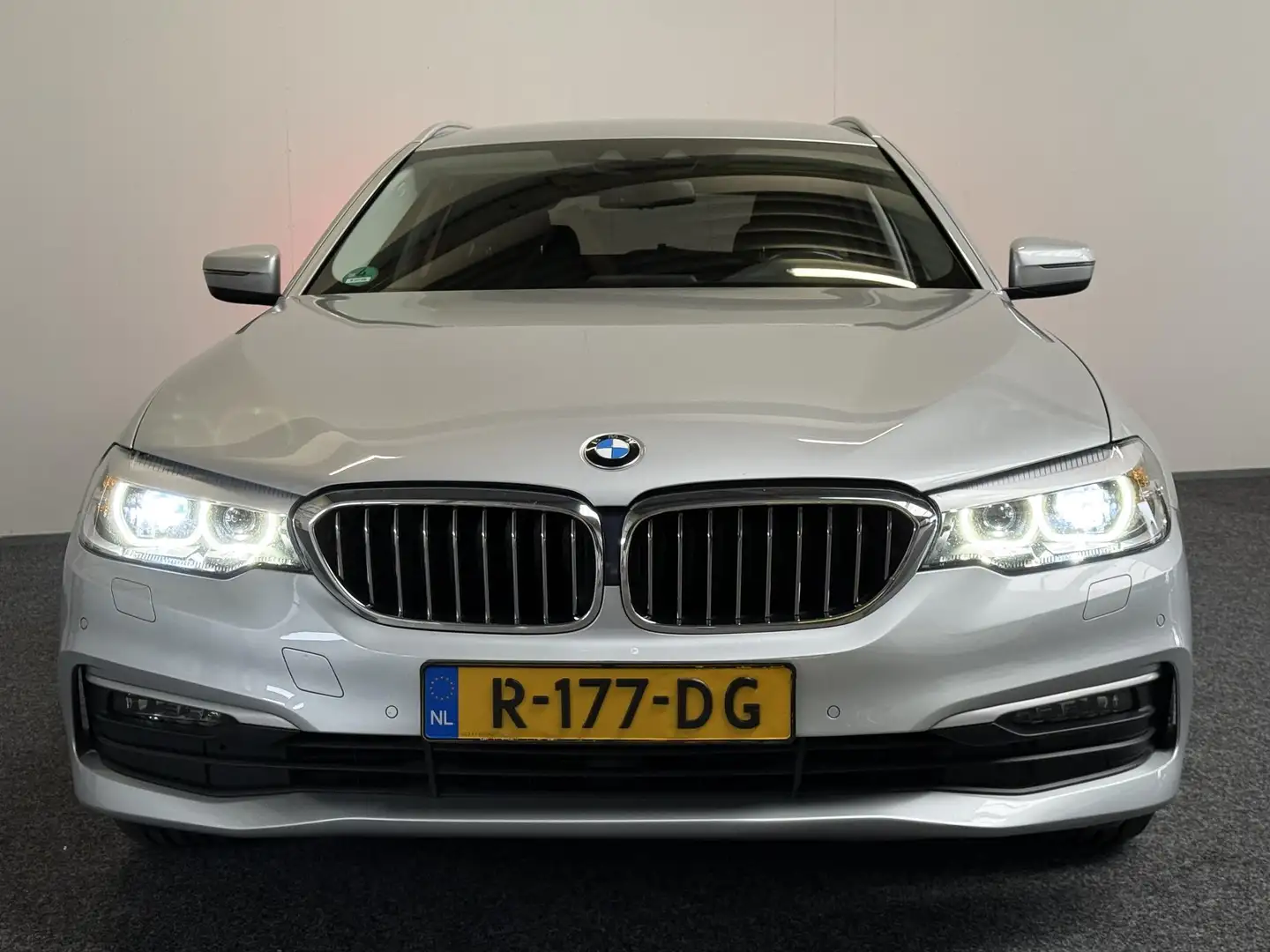 BMW 520 5-serie Touring 520i Corporate Lease Executive AUT Gris - 2