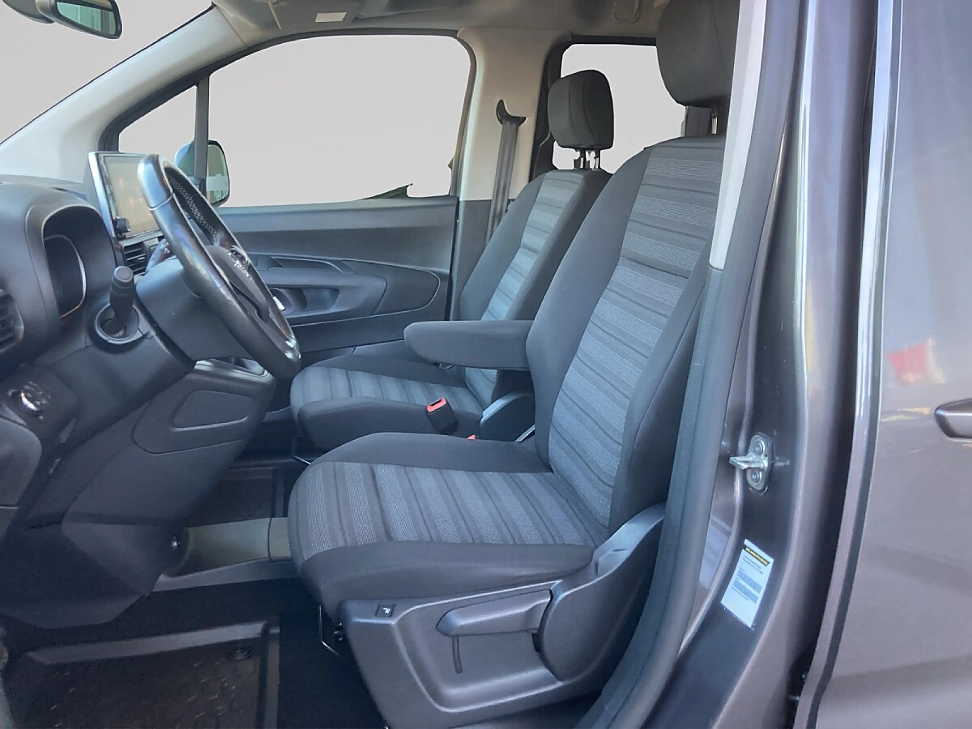 Opel Combo Life 1,5 CDTI BlueInj. XL L2H1 Edition S/S — photo 7