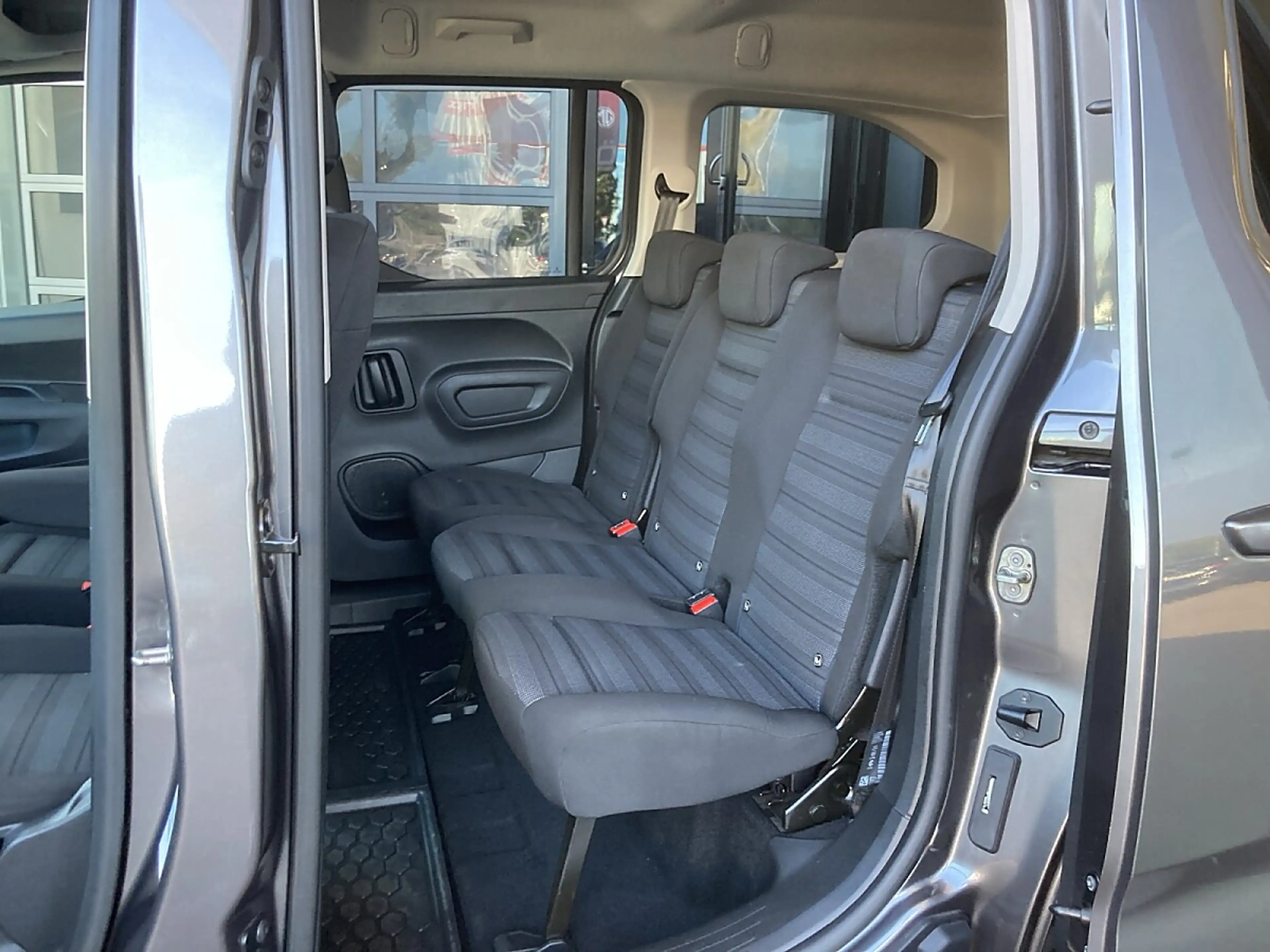 Opel Combo Life 1,5 CDTI BlueInj. XL L2H1 Edition S/S — photo 12