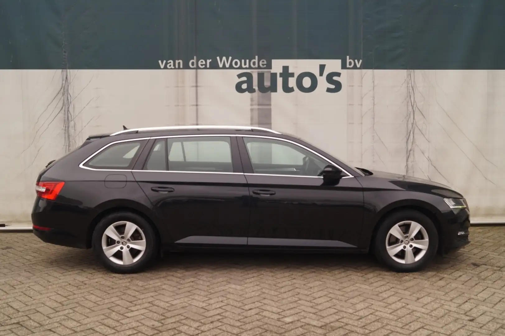 Skoda Superb Combi 1.5 TSI 150pk DSG Business Edition -NAVI-ECC Noir - 2