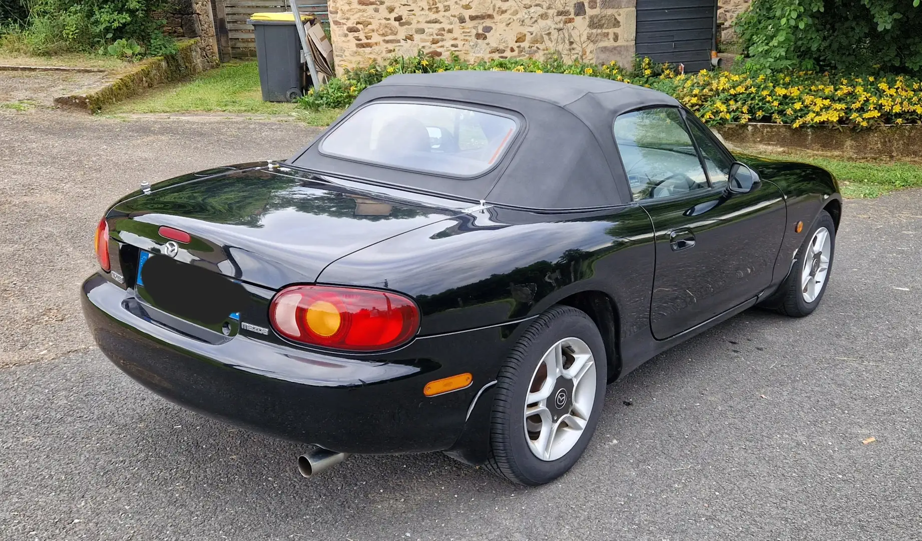 Mazda MX-5 MX5 Cabriolet 1.6i Чорний - 2