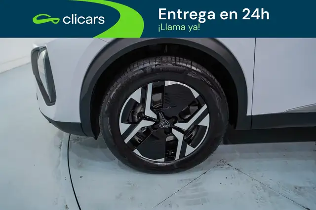 Peugeot 2008 view 11