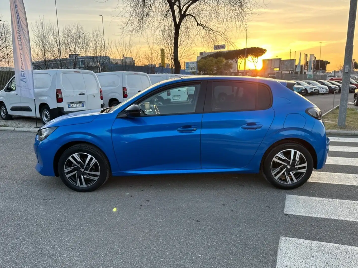 Peugeot 208 Allure Pack PureTech 75 S/S Blu/Azzurro - 2