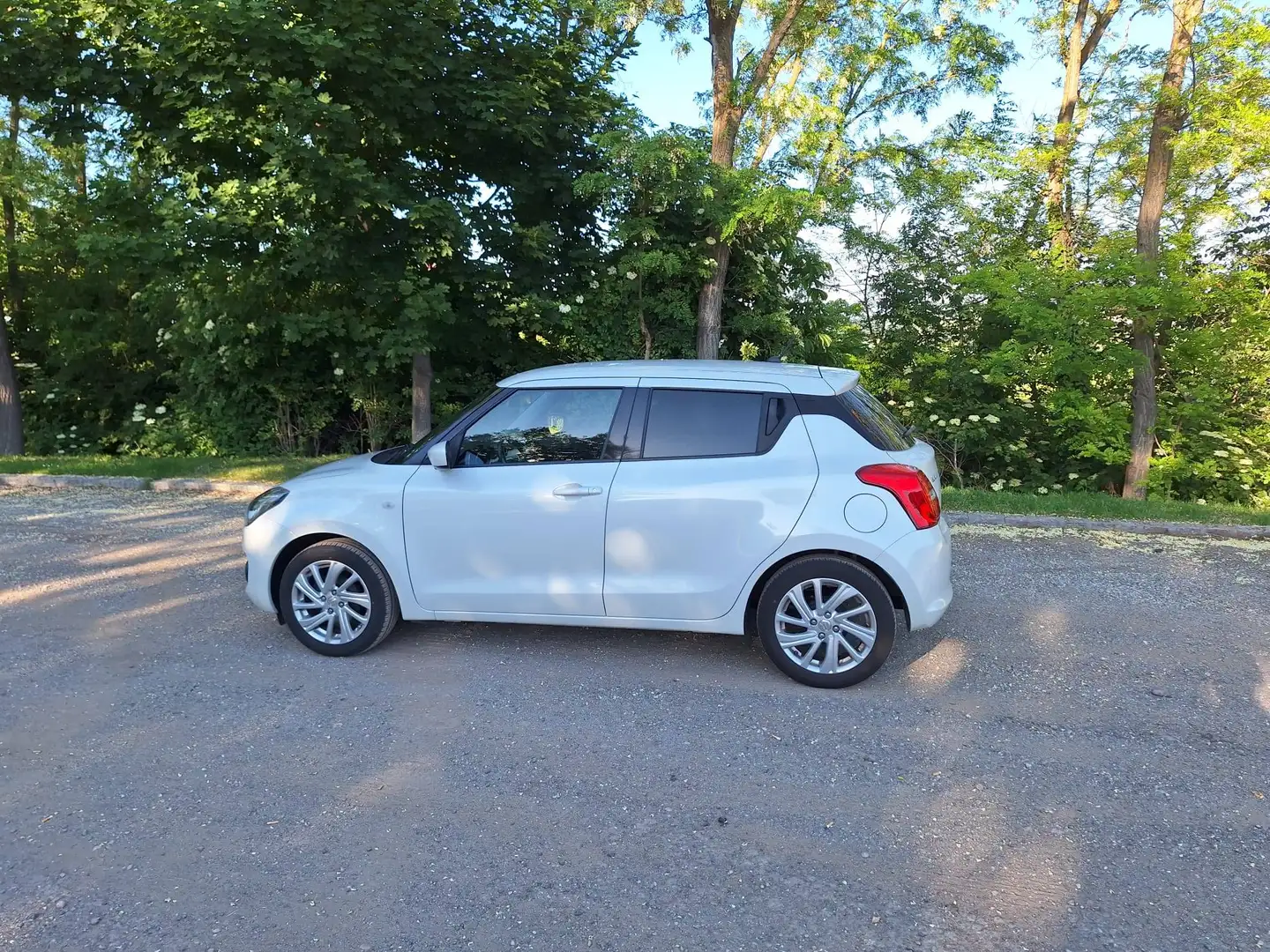Suzuki Swift Swift 1,2 Hybrid DualJet Shine Shine Weiß - 2