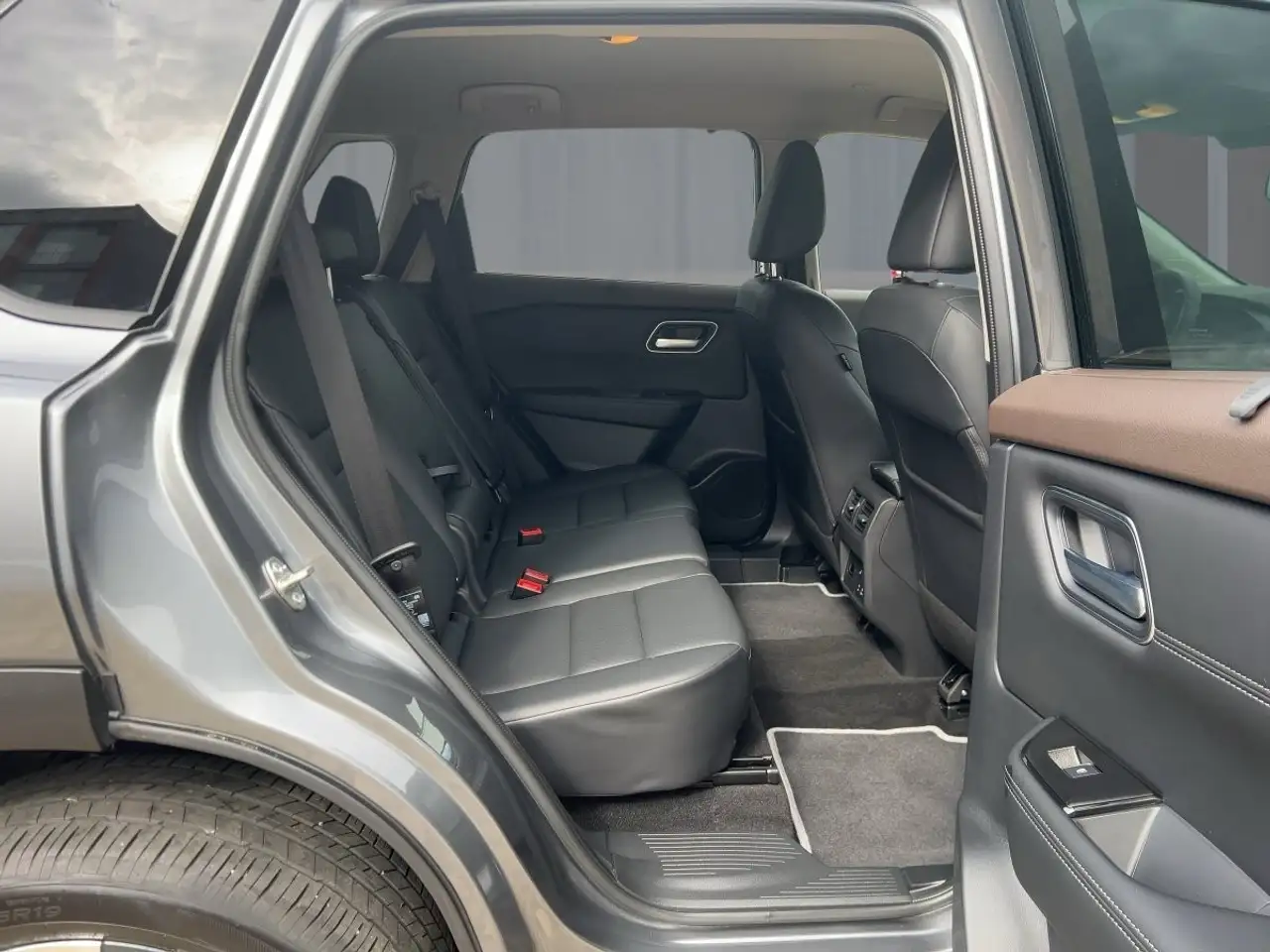 Nissan X-Trail 1.5 VC-T MHEV Tekna Apple CarPlay SHZ PDC, миниатюра 9