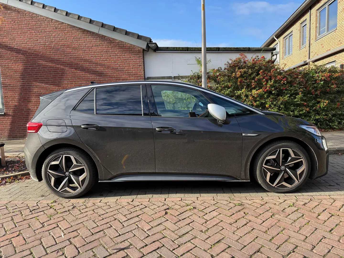 Volkswagen ID.3 First Plus 58 kWh Grey - 2