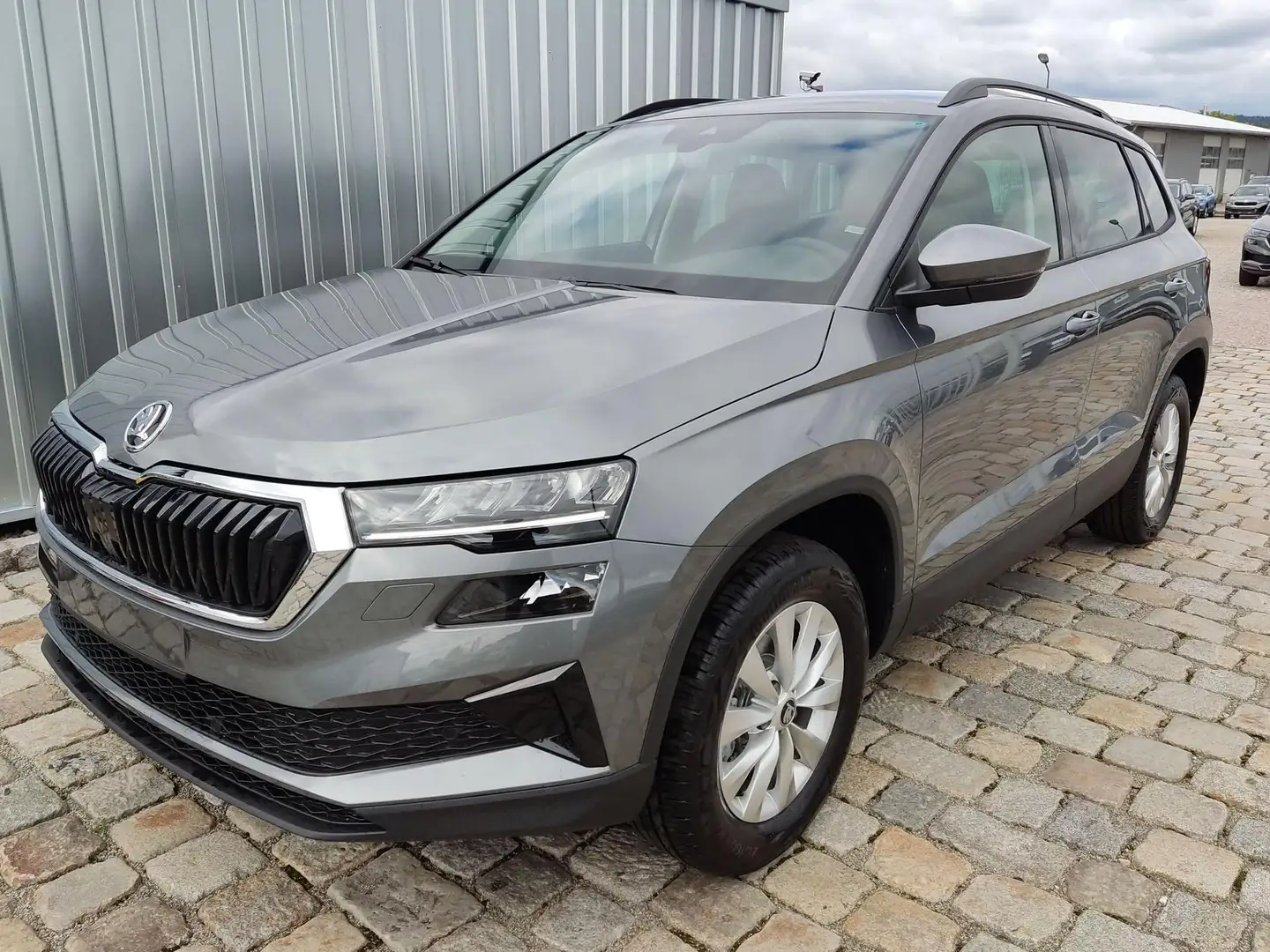 Skoda Karoq 130 Jahre Edition 1.5 TSI 150 PS DSG -Keyless-A... Grau - 1