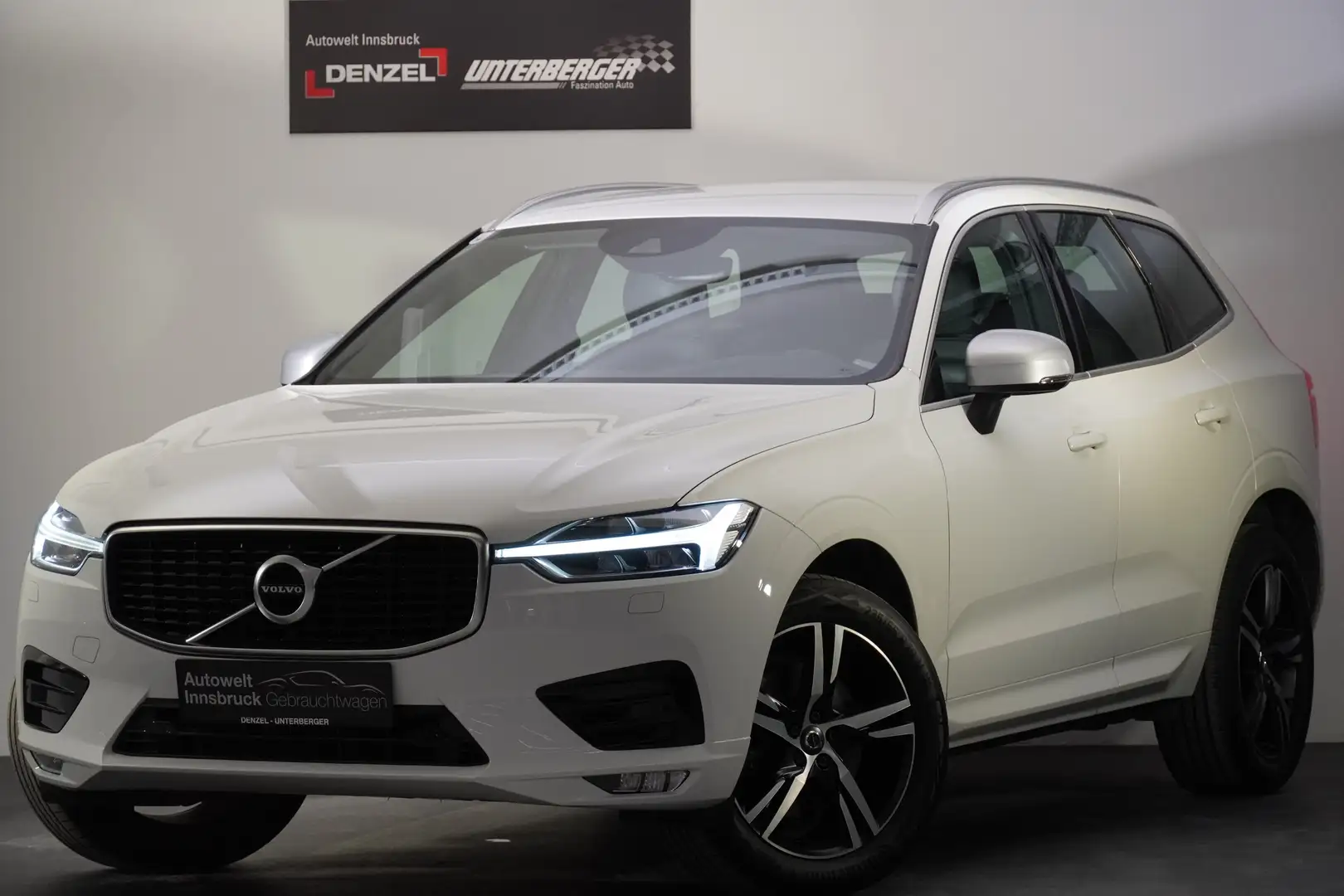 Volvo XC60 D4 R-Design AWD Geartronic Weiß - 2