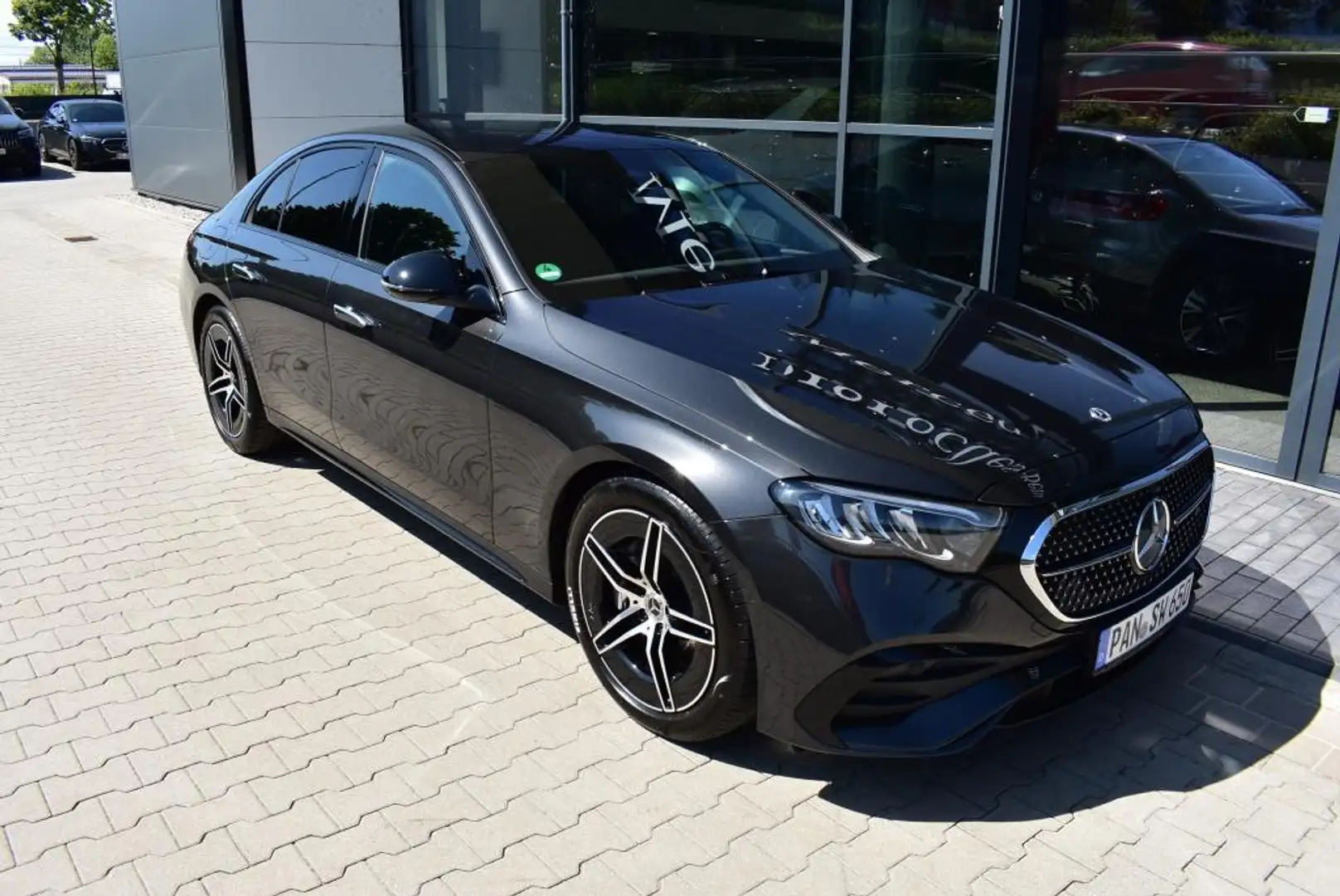 Mercedes-Benz E 220 d Limo AMG*Night*AHK*Distr.*LED*Rück.-Kam. Gris - 2