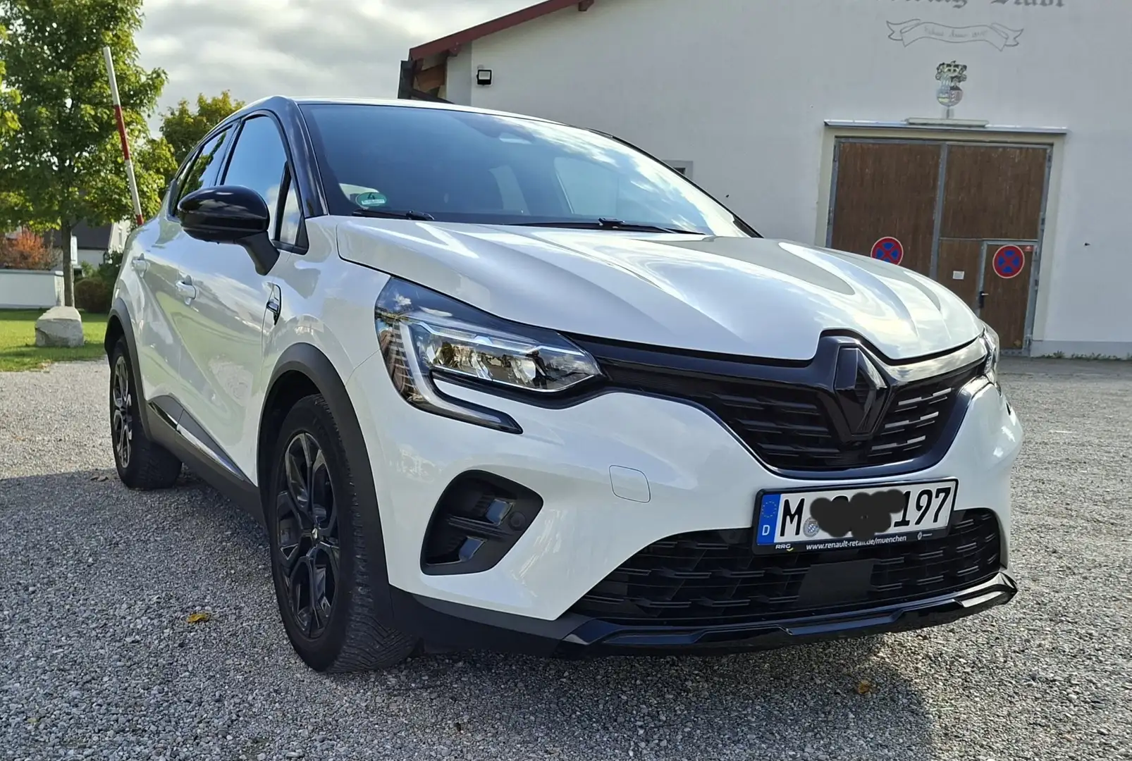 Renault Captur 1.3 TCe 160 Sonderedition " Rive Gauche" Weiß - 2