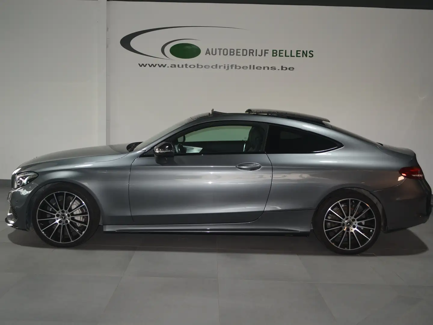Mercedes-Benz C 200 2.0L COUPE AMG LINE / PANO / LEDER / NAVI + CAMERA Gris - 1