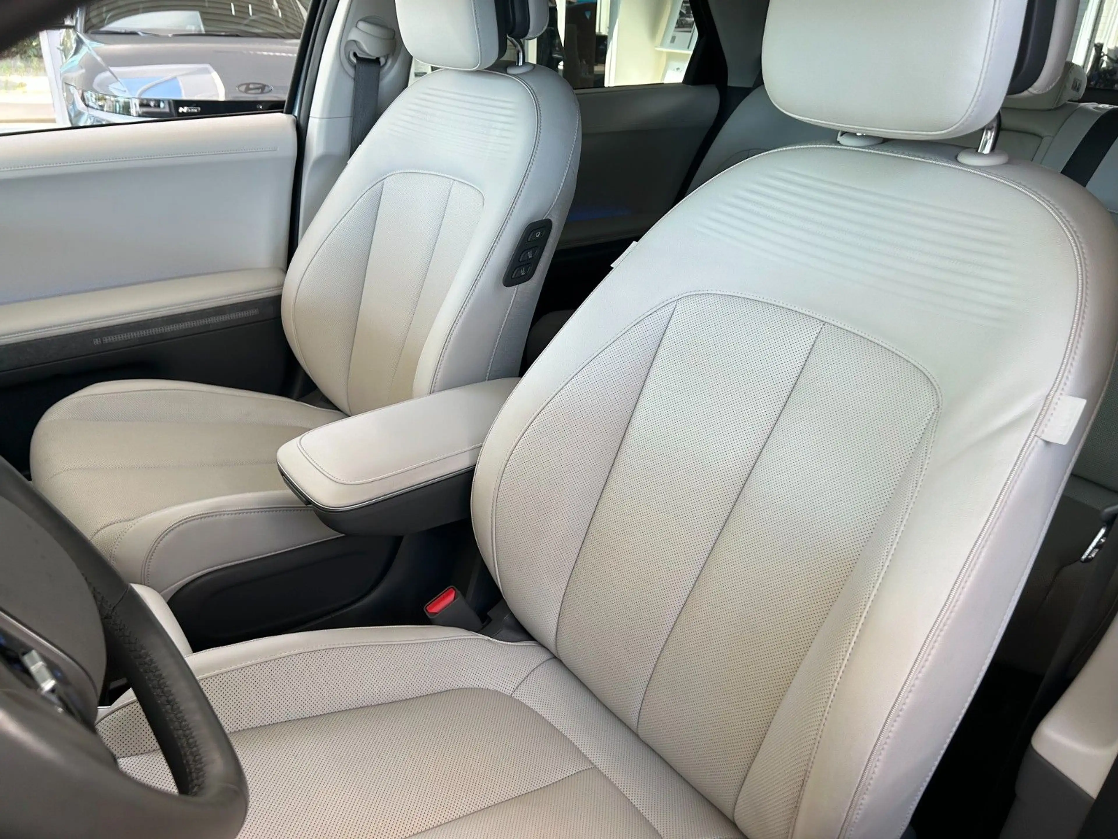 Hyundai IONIQ 5 77,4 kWh UNIQ 4WD Relax- Assistpaket WR — photo 8