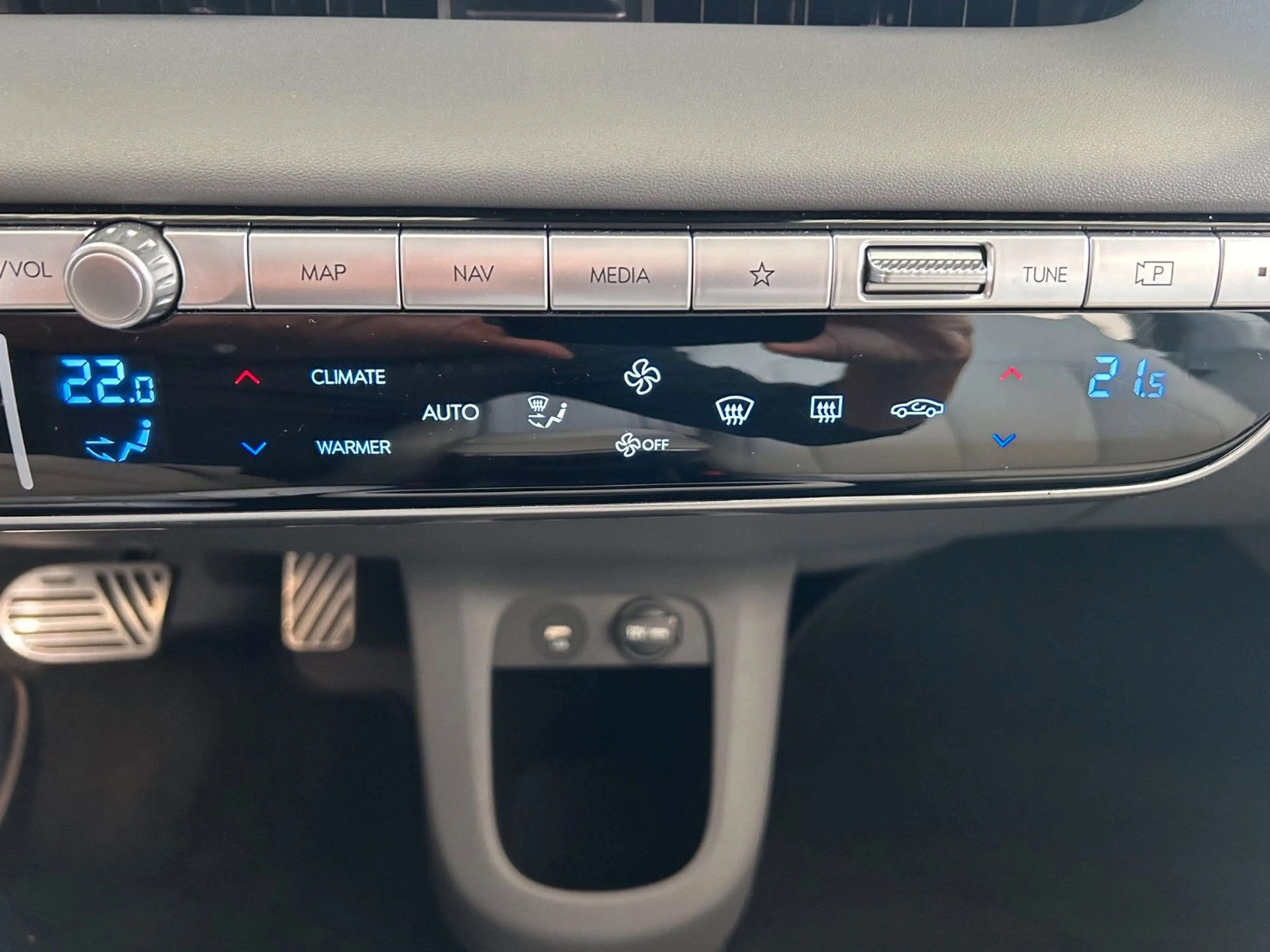 Hyundai IONIQ 5 77,4 kWh UNIQ 4WD Relax- Assistpaket WR — photo 14