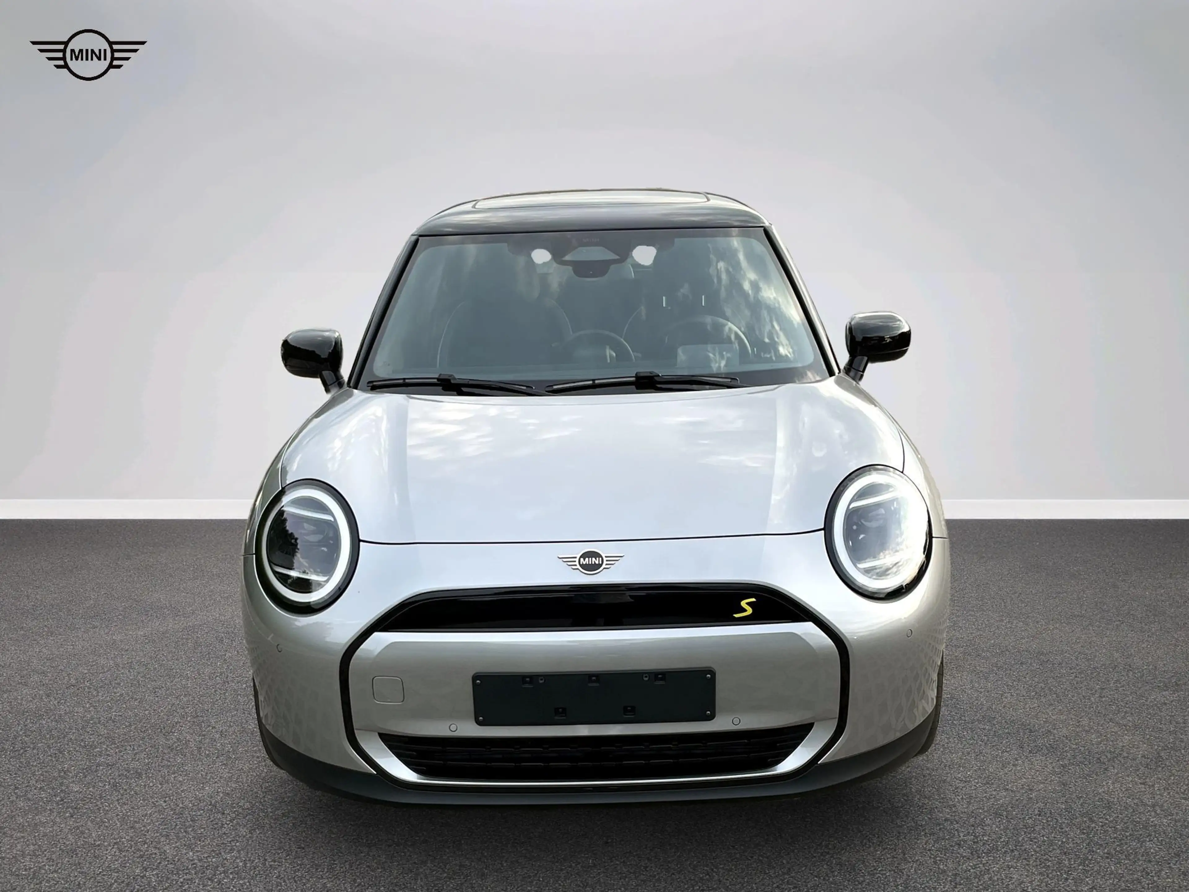 MINI Cooper SE Classic Trim — photo 13