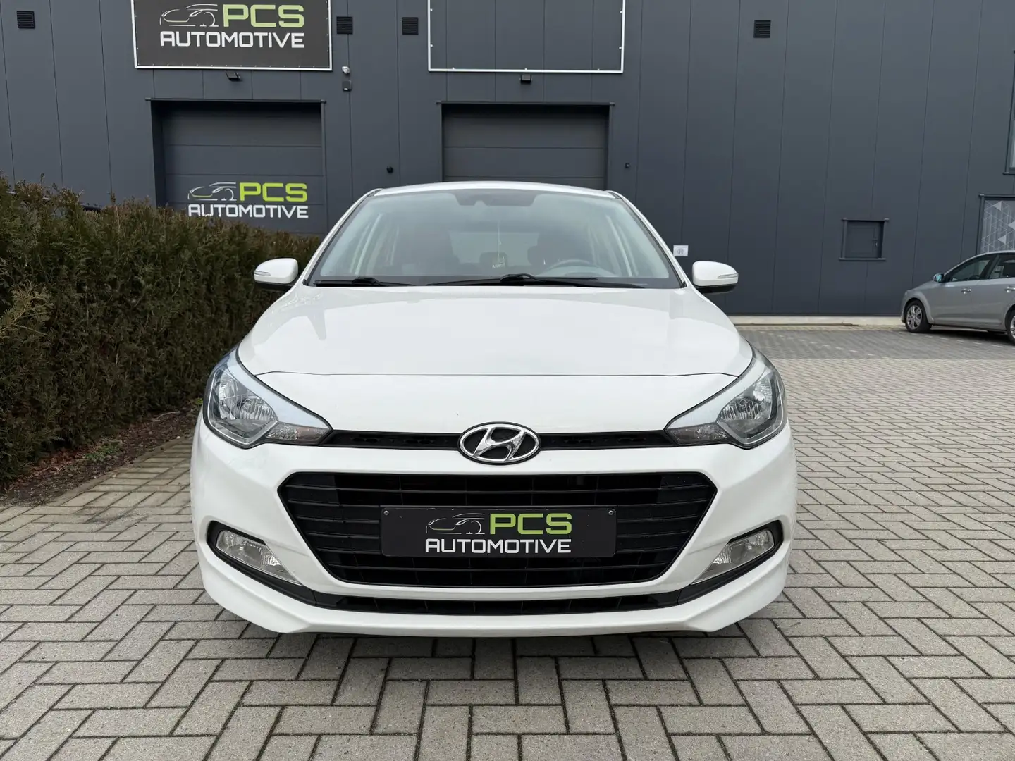 Hyundai i20 1.0 benzine / 12M garantie / 129.000 km / 2017 Weiß - 2