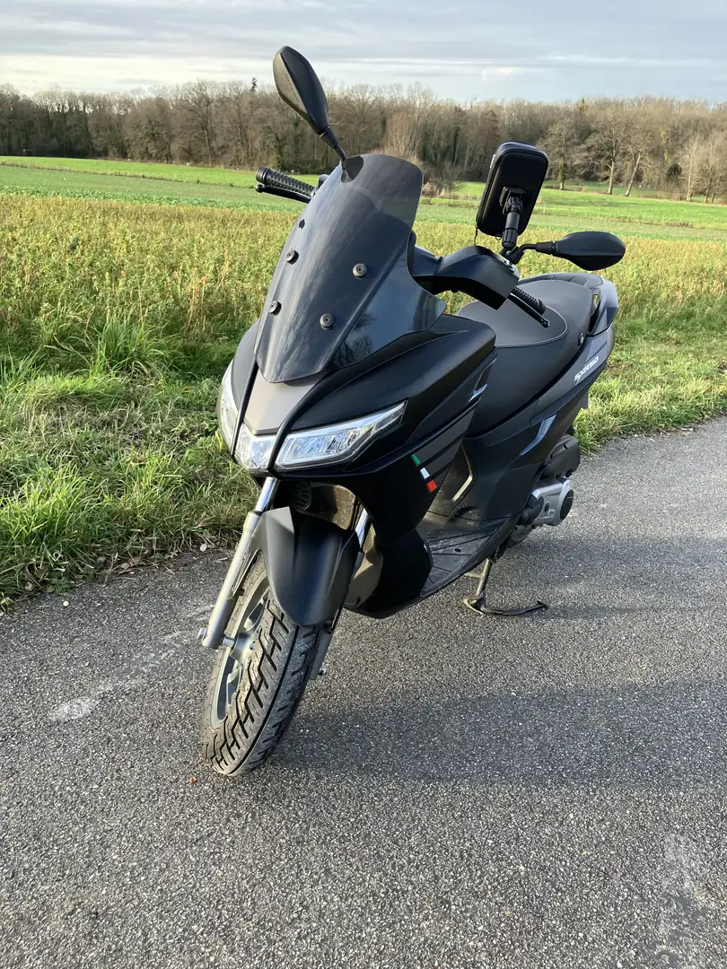Aprilia SXR 50 Negro - 1