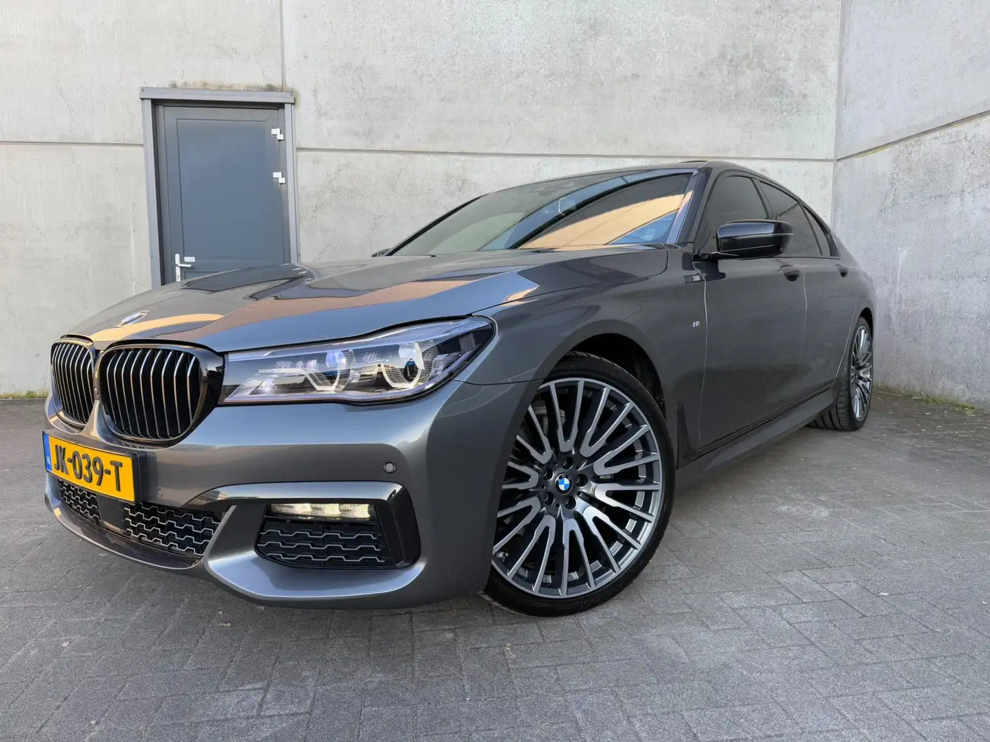BMW 730 7-serie 730d xDrive M-SPORT, ACHTERASSTURING, INDI Grigio - 2